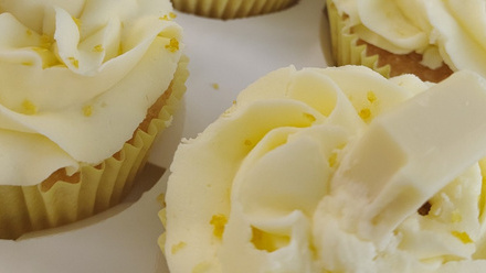 Lemon cupcakes.jpg